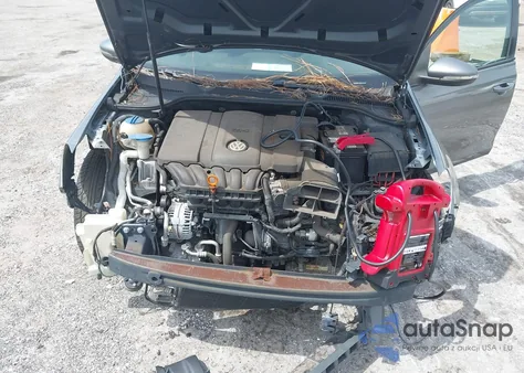 2013 Volkswagen Golf 2.5L 4-Door from USA, damaged, VIN WVWDB7AJ1DW128150